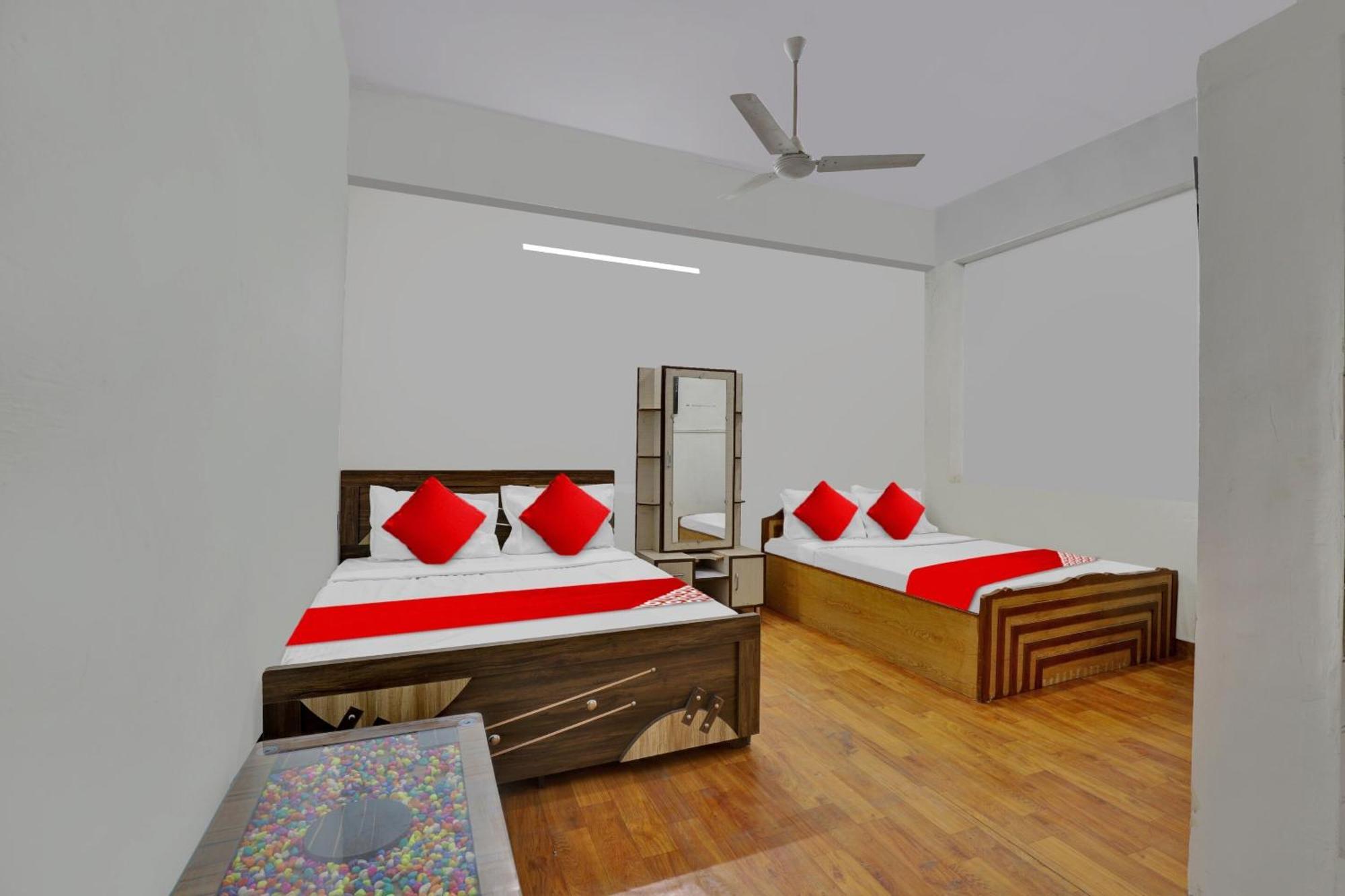 Pop Hotel Dk Guest House Ahmedabad Exterior photo